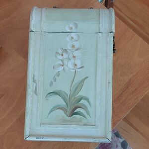 Hand-Painted Wooden Wine Box – Floral Shabby Chic (2-Bottle)